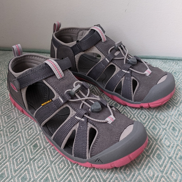 Keen Other - Keen Seacamp Youth Sandals in Gray & Rose